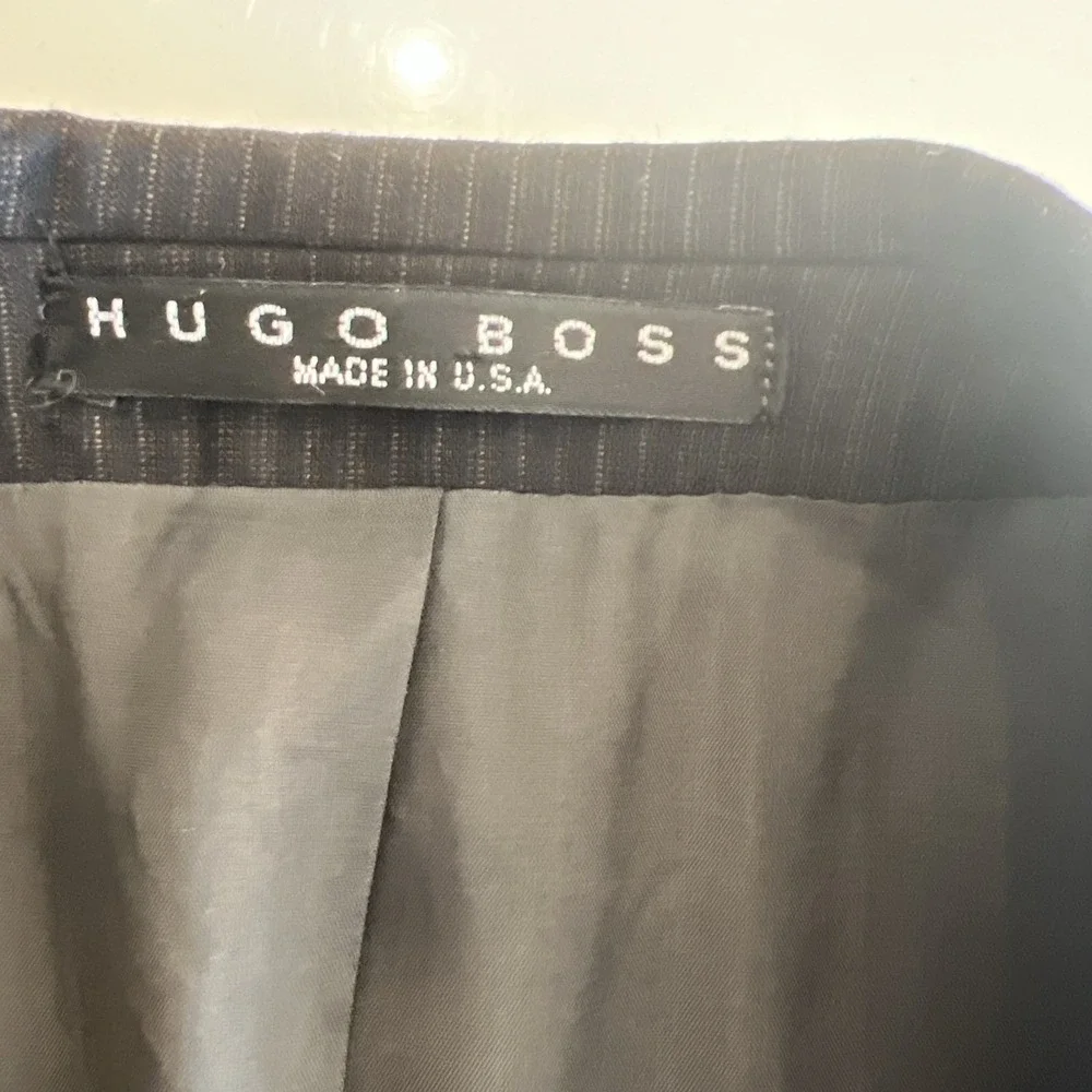 Hugo Boss Men's2-Pc‎ Suit Size 42R Wool Black Pinstripe Galilei|Sigma Style USA